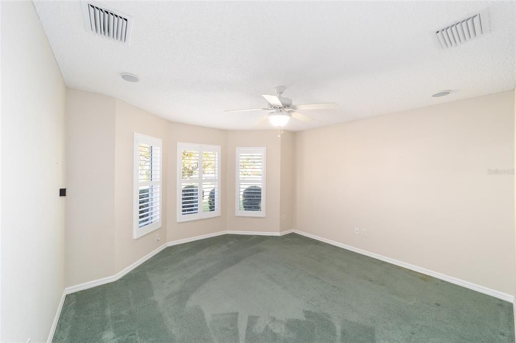 合同活跃: $524,900 (3 贝兹, 2 浴室, 2105 平方英尺)