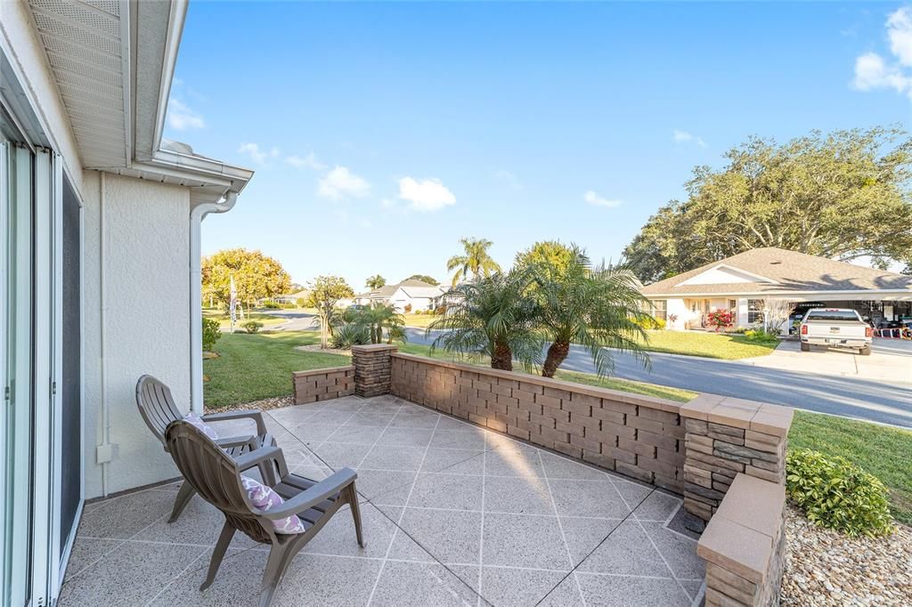 合同活跃: $524,900 (3 贝兹, 2 浴室, 2105 平方英尺)