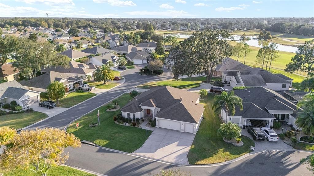 合同活跃: $524,900 (3 贝兹, 2 浴室, 2105 平方英尺)