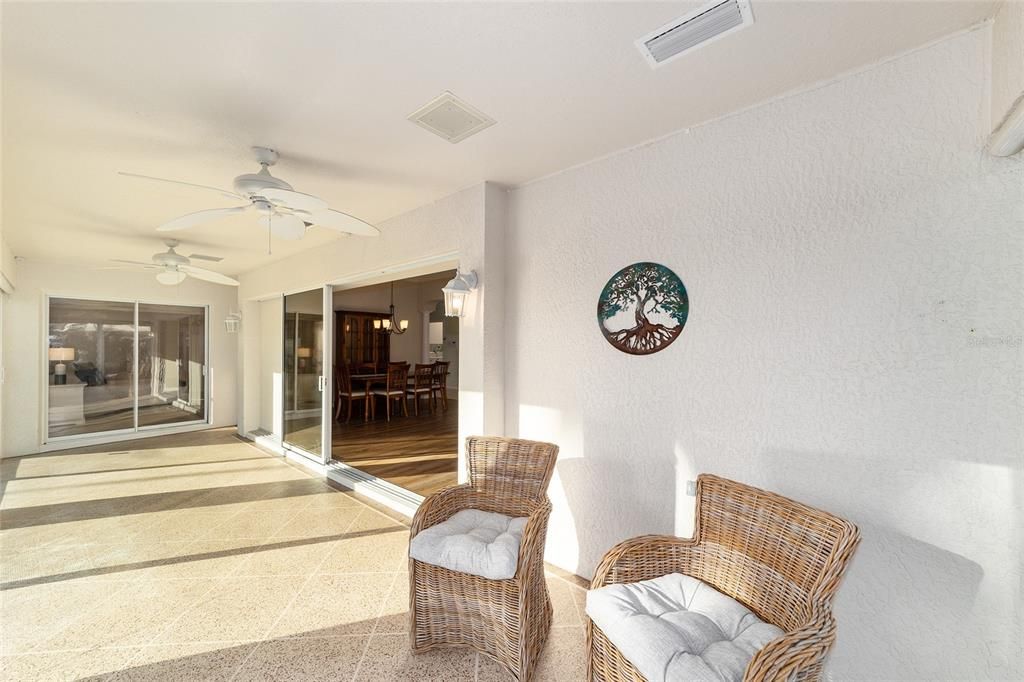 合同活跃: $524,900 (3 贝兹, 2 浴室, 2105 平方英尺)