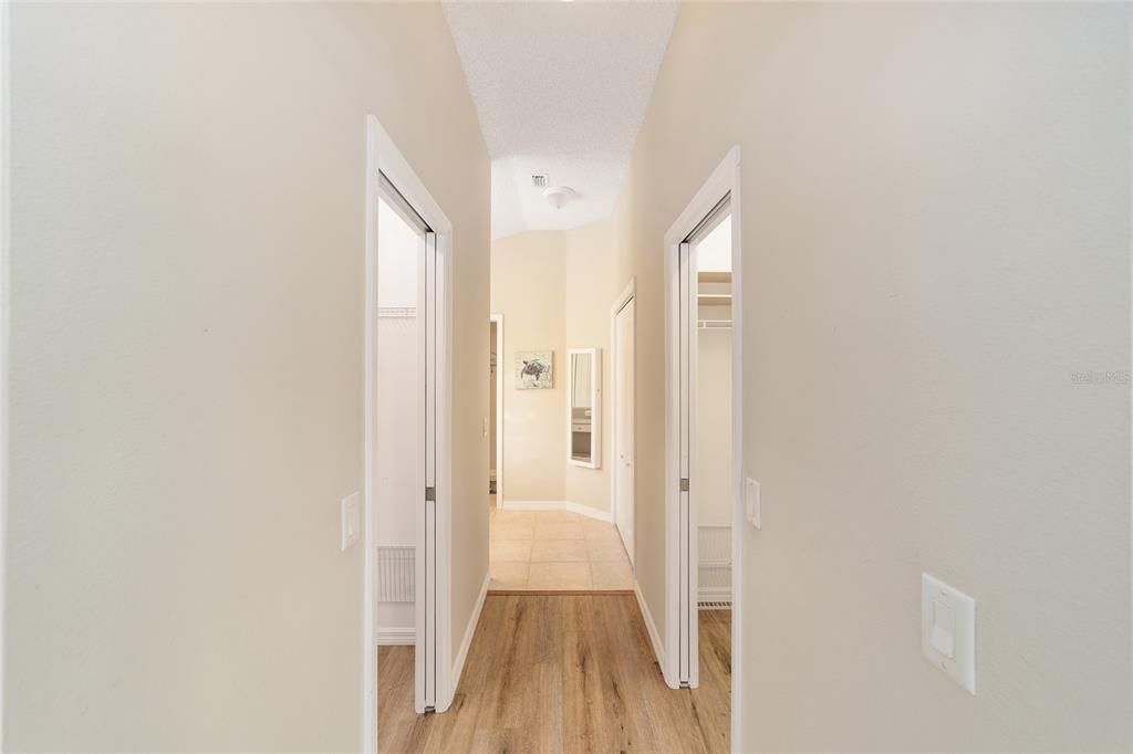 合同活跃: $524,900 (3 贝兹, 2 浴室, 2105 平方英尺)