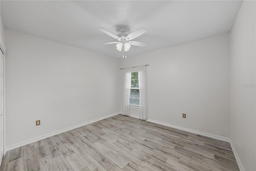 For Sale: $399,900 (3 beds, 2 baths, 1654 Square Feet)