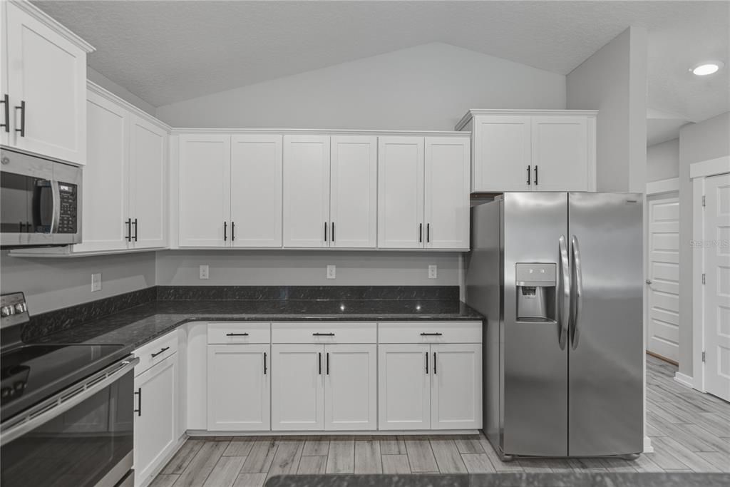 For Sale: $399,900 (3 beds, 2 baths, 1654 Square Feet)