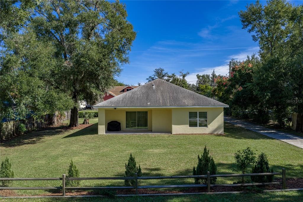 For Sale: $399,900 (3 beds, 2 baths, 1654 Square Feet)