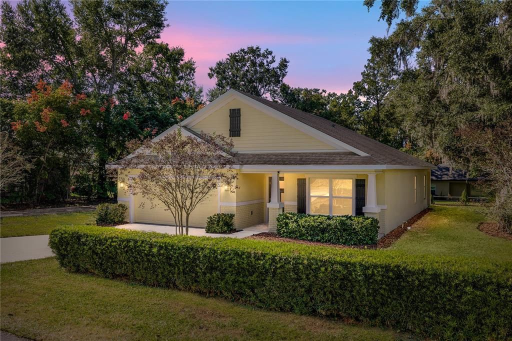 For Sale: $399,900 (3 beds, 2 baths, 1654 Square Feet)