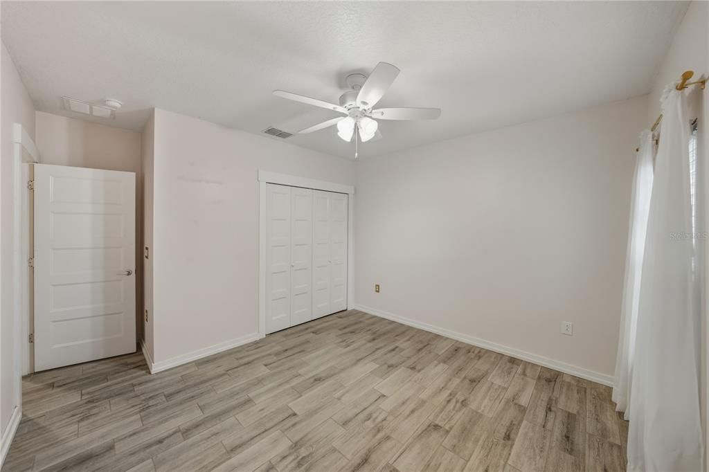 For Sale: $399,900 (3 beds, 2 baths, 1654 Square Feet)