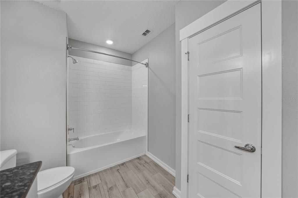 For Sale: $399,900 (3 beds, 2 baths, 1654 Square Feet)