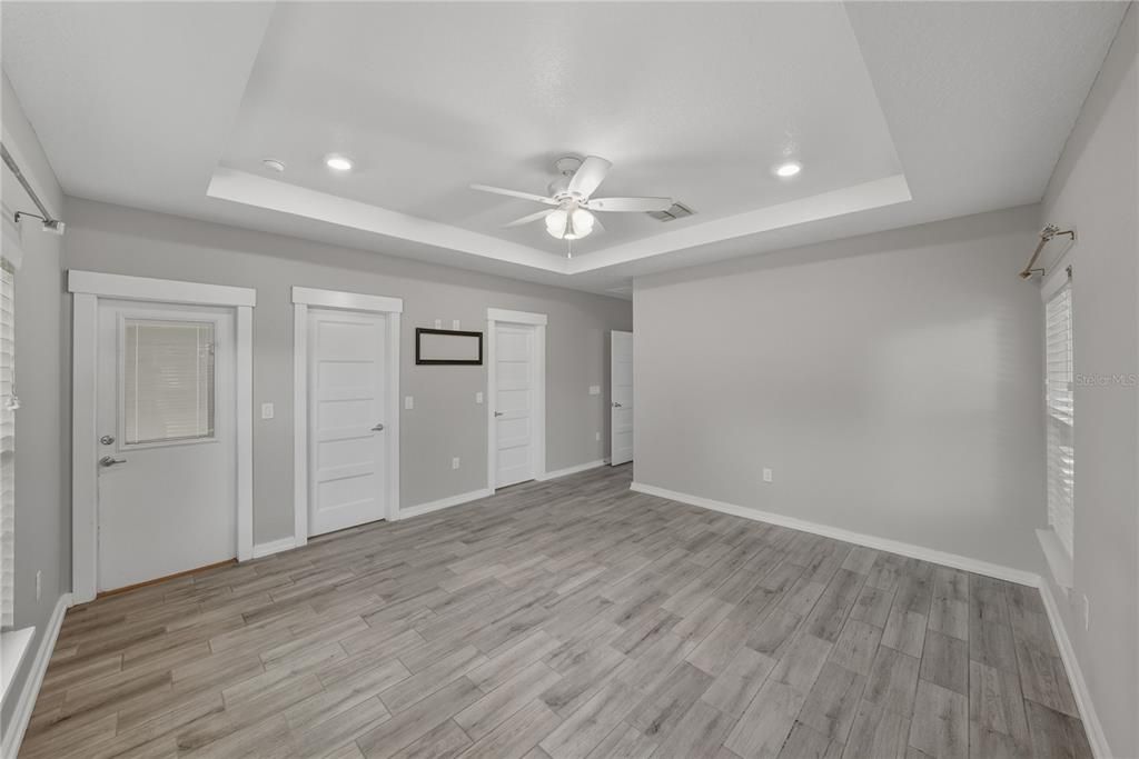 For Sale: $399,900 (3 beds, 2 baths, 1654 Square Feet)