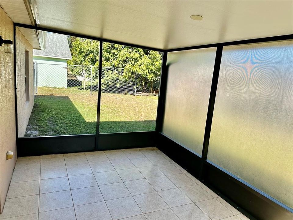 合同活跃: $1,960 (4 贝兹, 2 浴室, 1892 平方英尺)