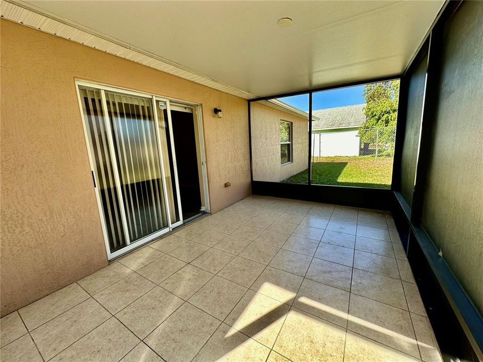 合同活跃: $1,960 (4 贝兹, 2 浴室, 1892 平方英尺)