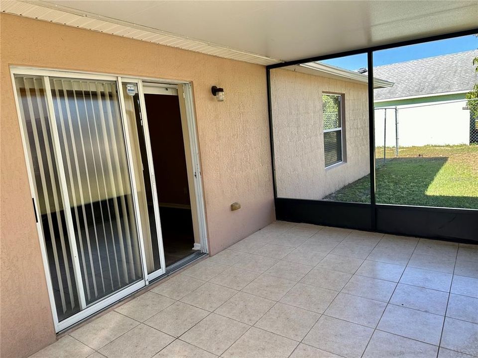 合同活跃: $1,960 (4 贝兹, 2 浴室, 1892 平方英尺)