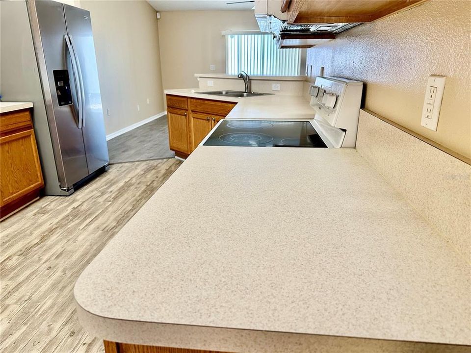 合同活跃: $1,960 (4 贝兹, 2 浴室, 1892 平方英尺)