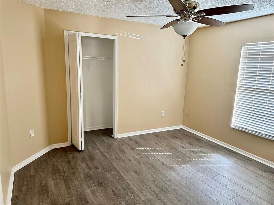 合同活跃: $1,960 (4 贝兹, 2 浴室, 1892 平方英尺)