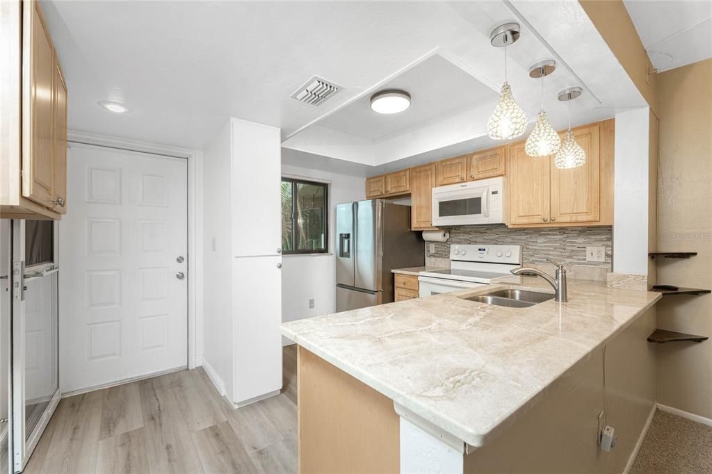 En Venta: $158,000 (2 camas, 2 baños, 886 Pies cuadrados)