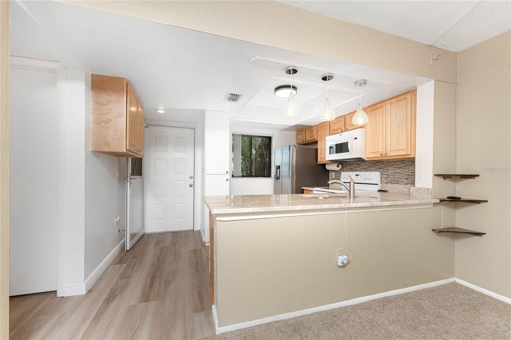 En Venta: $158,000 (2 camas, 2 baños, 886 Pies cuadrados)