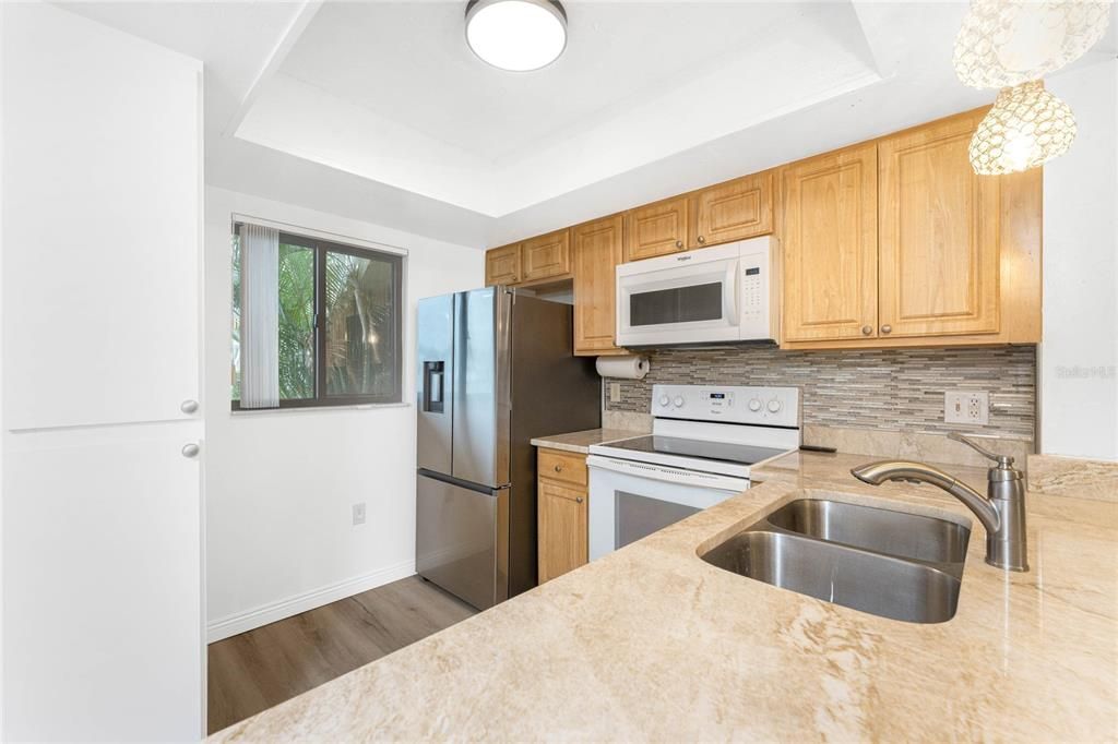 En Venta: $158,000 (2 camas, 2 baños, 886 Pies cuadrados)