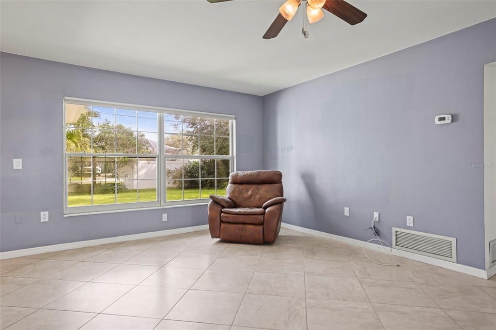 For Sale: $335,000 (2 beds, 2 baths, 1231 Square Feet)