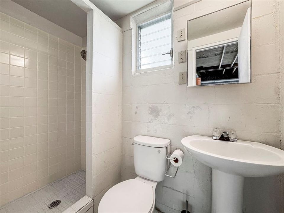 For Sale: $335,000 (2 beds, 2 baths, 1231 Square Feet)