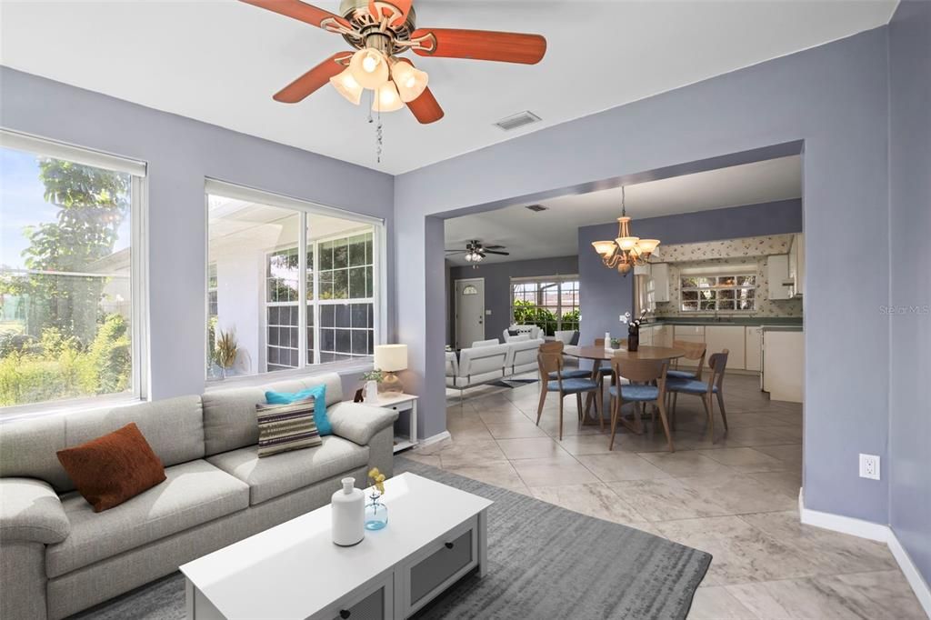 For Sale: $335,000 (2 beds, 2 baths, 1231 Square Feet)