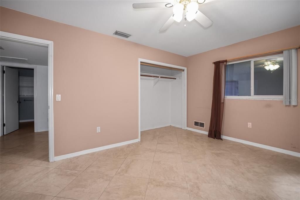 For Sale: $335,000 (2 beds, 2 baths, 1231 Square Feet)