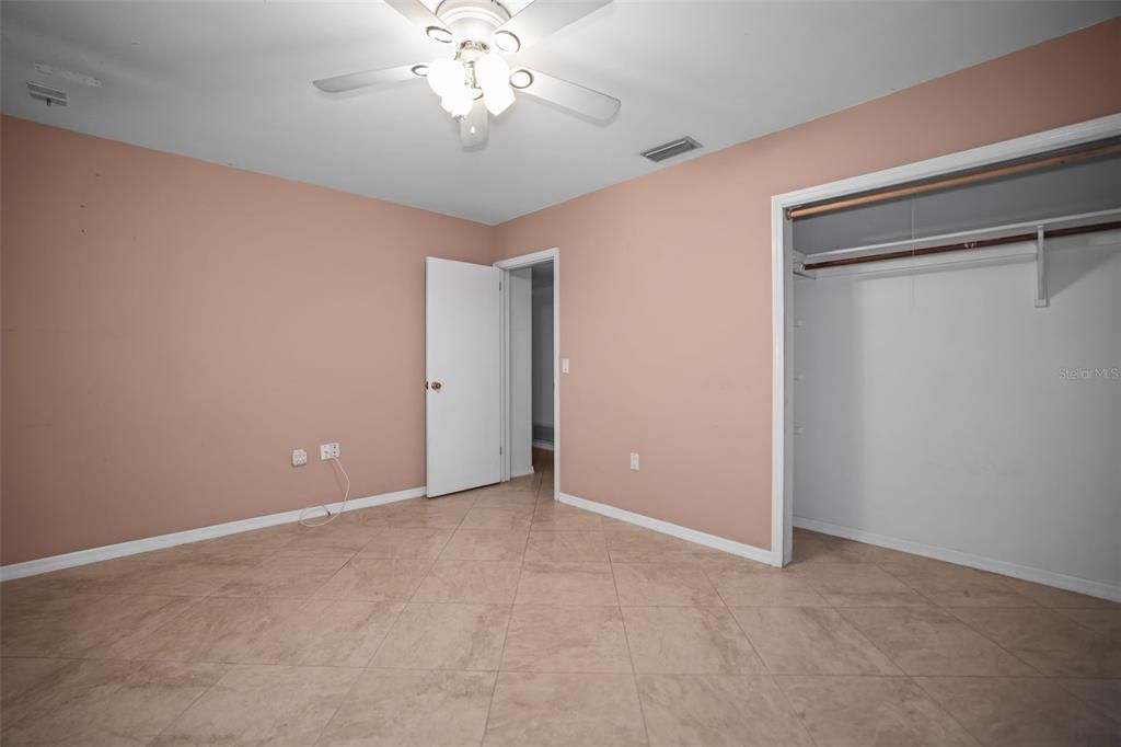 For Sale: $335,000 (2 beds, 2 baths, 1231 Square Feet)