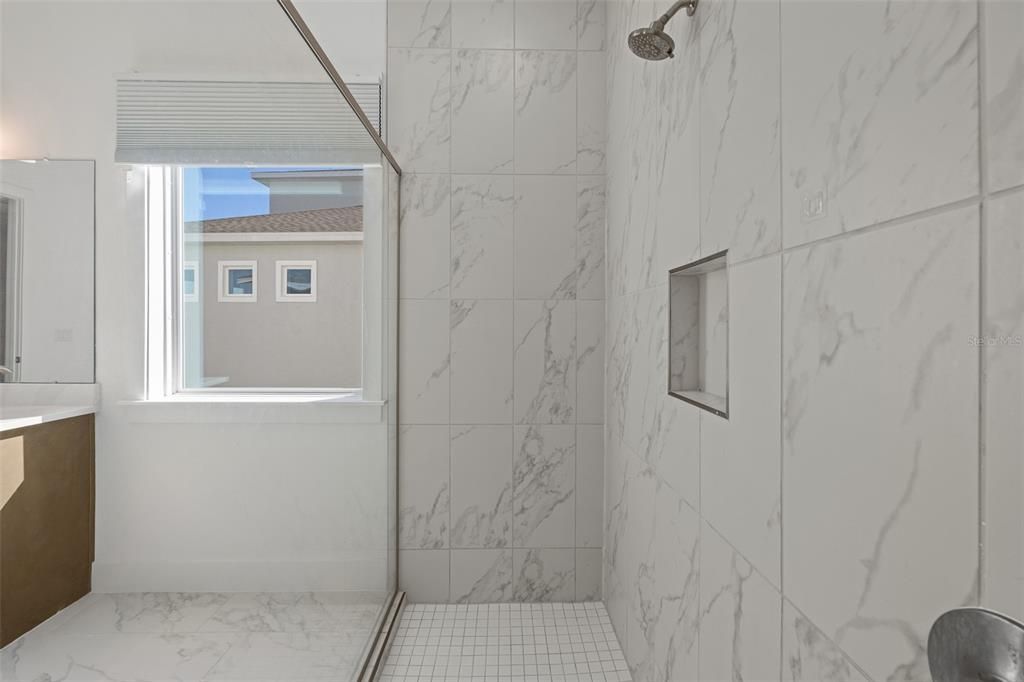 For Sale: $1,150,000 (6 beds, 4 baths, 4867 Square Feet)