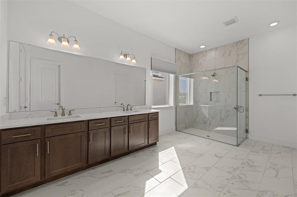 For Sale: $1,150,000 (6 beds, 4 baths, 4867 Square Feet)