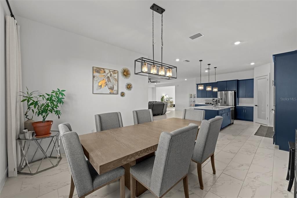 For Sale: $1,150,000 (6 beds, 4 baths, 4867 Square Feet)