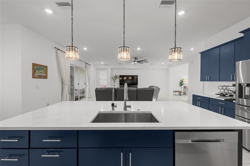 For Sale: $1,150,000 (6 beds, 4 baths, 4867 Square Feet)