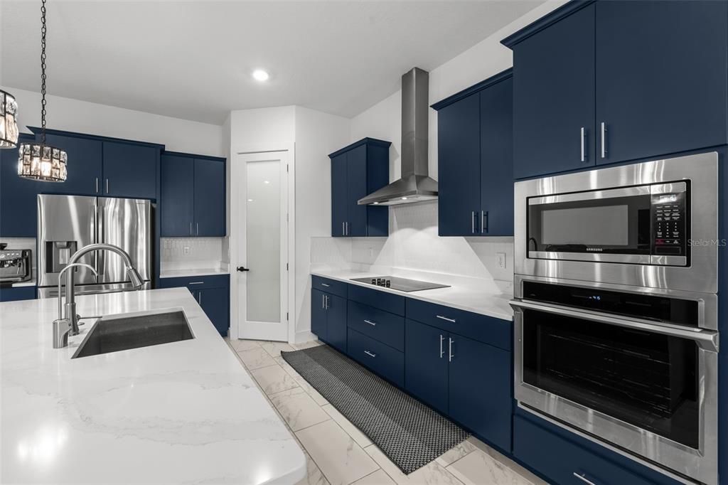 For Sale: $1,150,000 (6 beds, 4 baths, 4867 Square Feet)