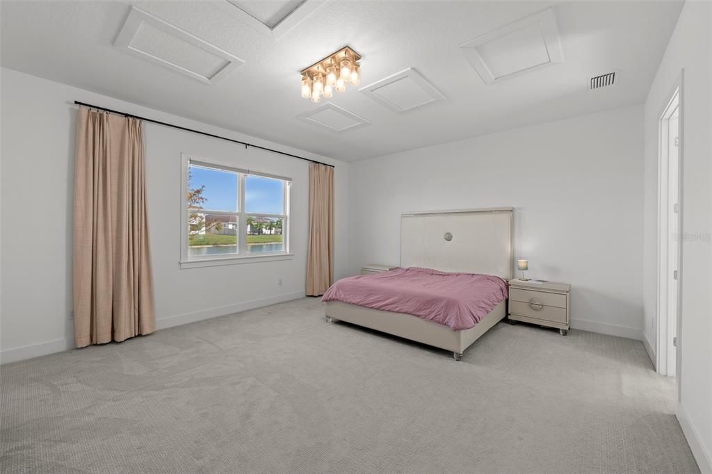 For Sale: $1,150,000 (6 beds, 4 baths, 4867 Square Feet)