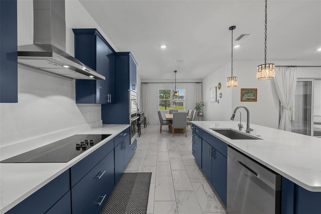 For Sale: $1,150,000 (6 beds, 4 baths, 4867 Square Feet)