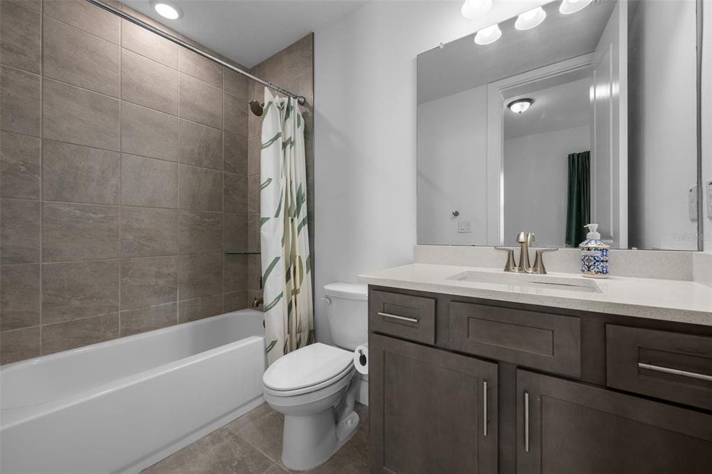 For Sale: $1,150,000 (6 beds, 4 baths, 4867 Square Feet)