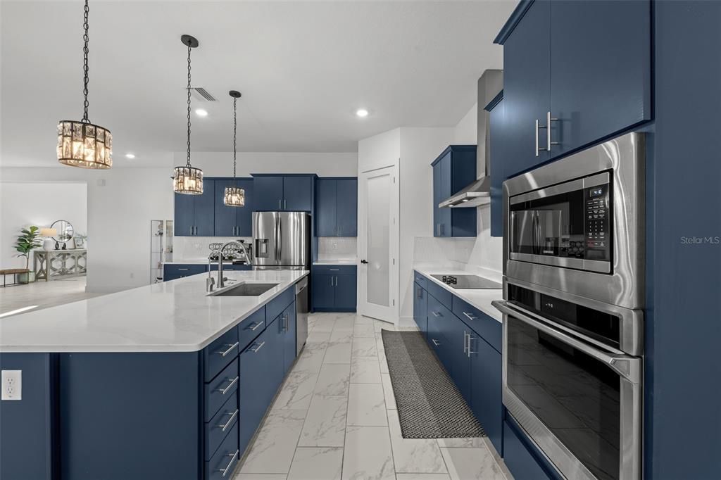 For Sale: $1,150,000 (6 beds, 4 baths, 4867 Square Feet)