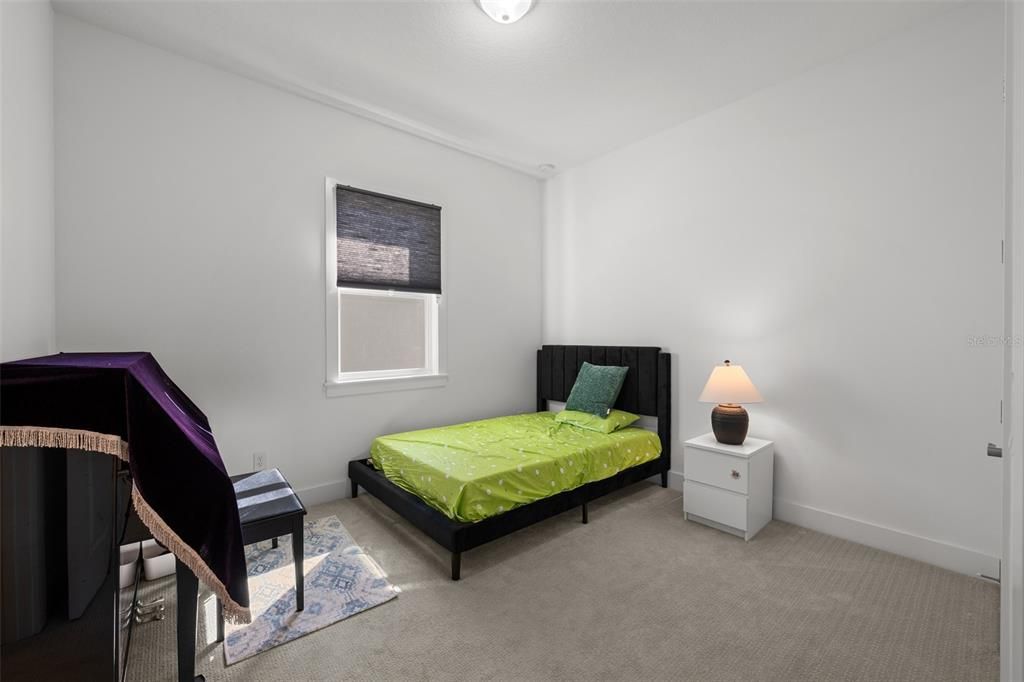 For Sale: $1,150,000 (6 beds, 4 baths, 4867 Square Feet)