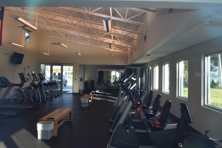 For Rent: $3,900 (2 beds, 2 baths, 880 Square Feet)