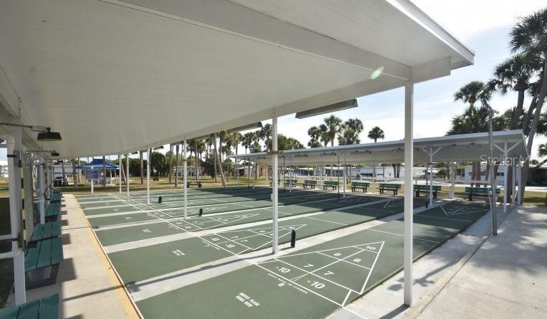 For Rent: $3,900 (2 beds, 2 baths, 880 Square Feet)