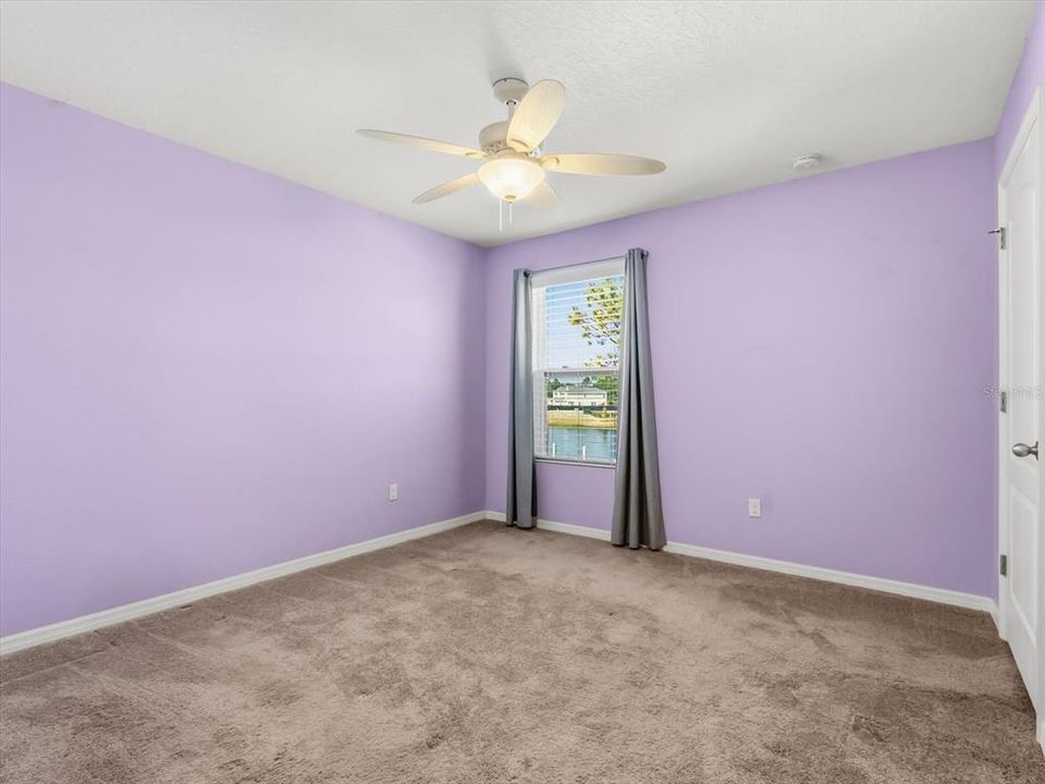 待售: $420,000 (4 贝兹, 2 浴室, 2211 平方英尺)