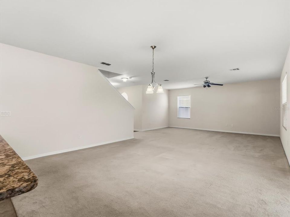 待售: $420,000 (4 贝兹, 2 浴室, 2211 平方英尺)