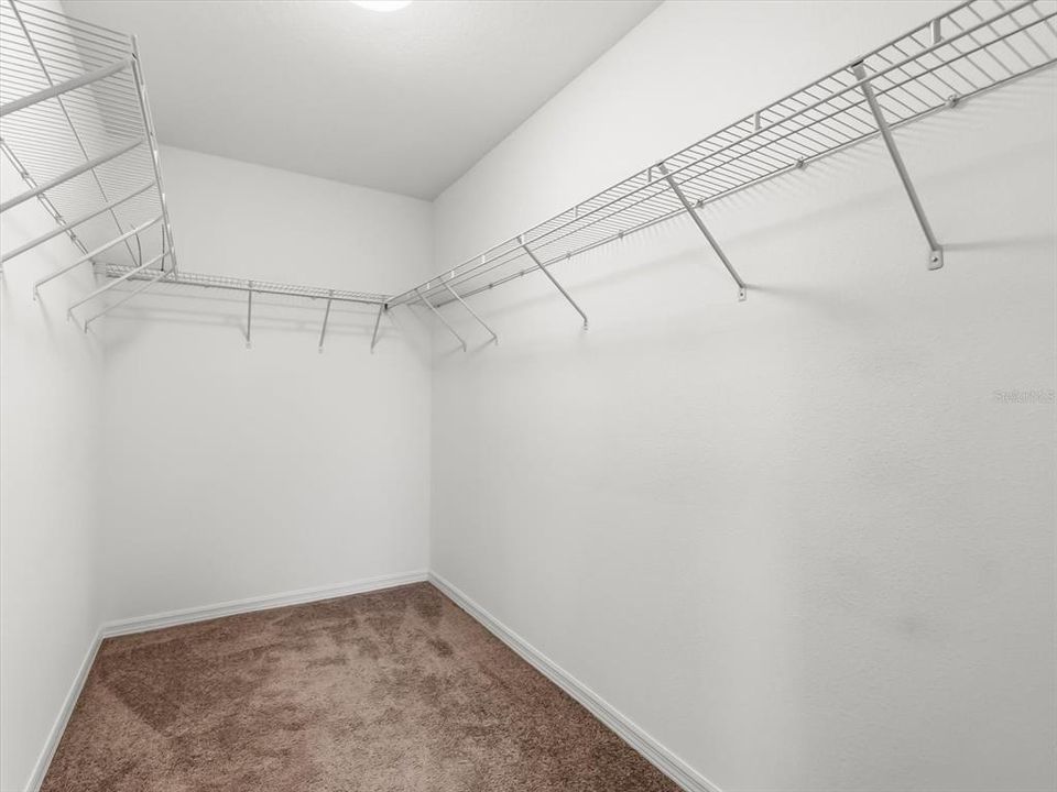 待售: $420,000 (4 贝兹, 2 浴室, 2211 平方英尺)