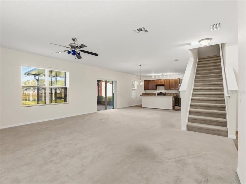 待售: $420,000 (4 贝兹, 2 浴室, 2211 平方英尺)