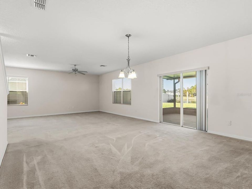 待售: $420,000 (4 贝兹, 2 浴室, 2211 平方英尺)