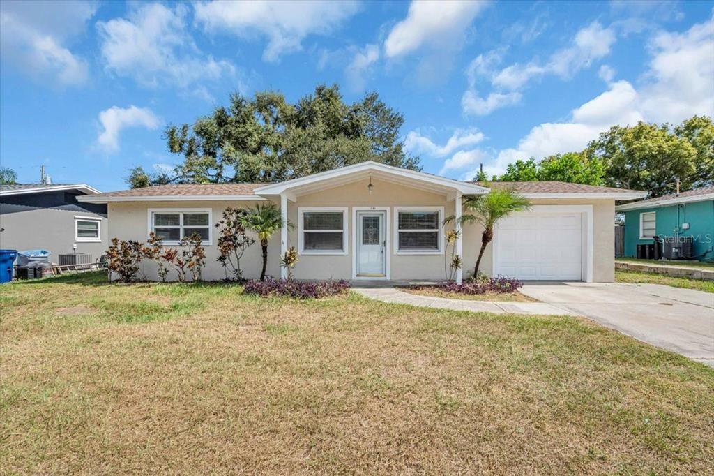 For Rent: $2,500 (3 beds, 2 baths, 1280 Square Feet)