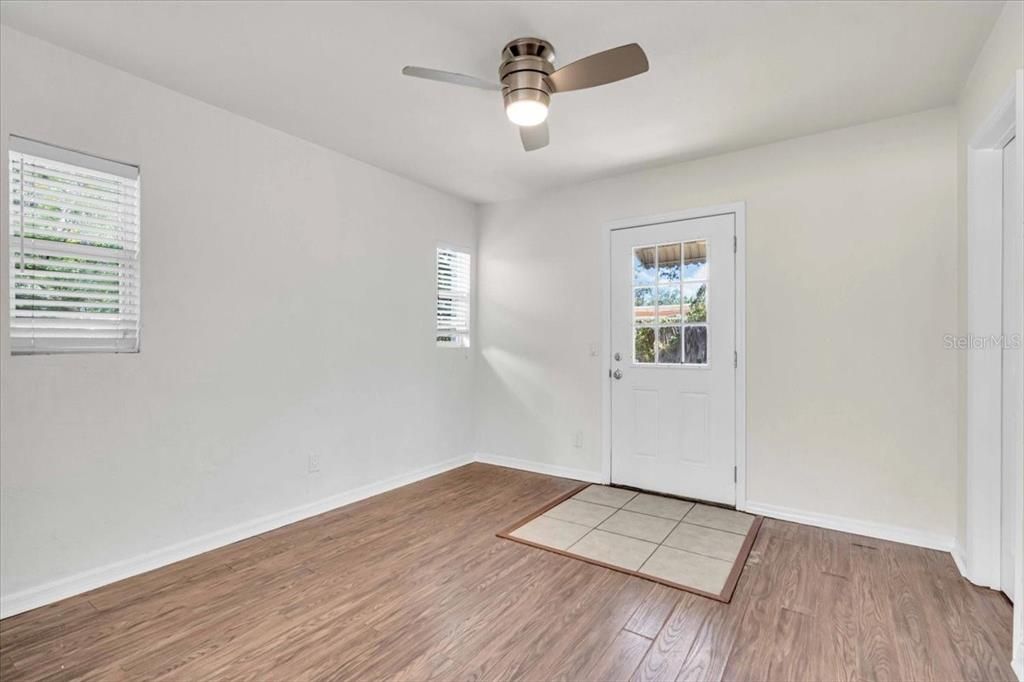 For Rent: $2,500 (3 beds, 2 baths, 1280 Square Feet)