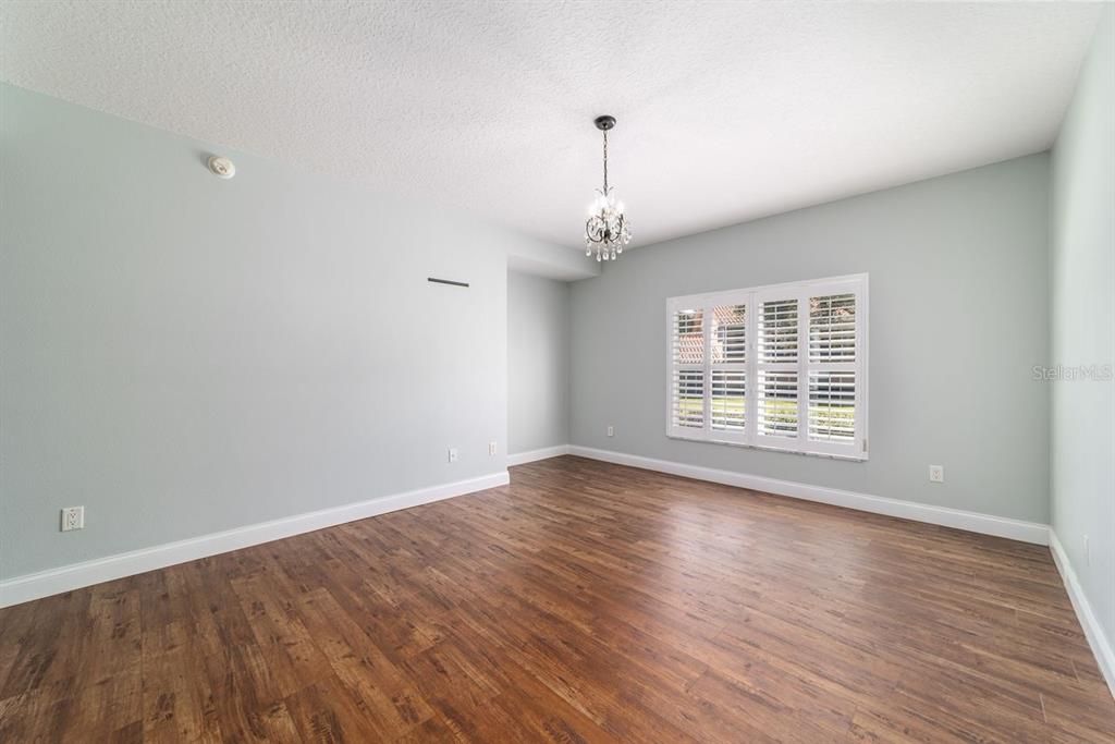For Sale: $239,900 (2 beds, 2 baths, 1281 Square Feet)