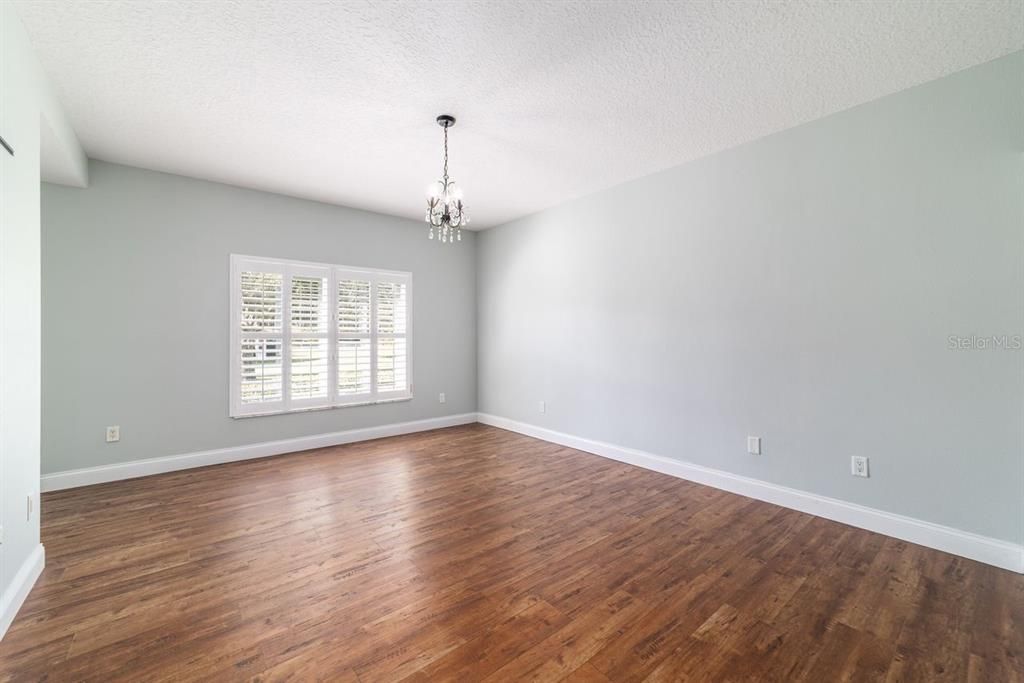 For Sale: $239,900 (2 beds, 2 baths, 1281 Square Feet)