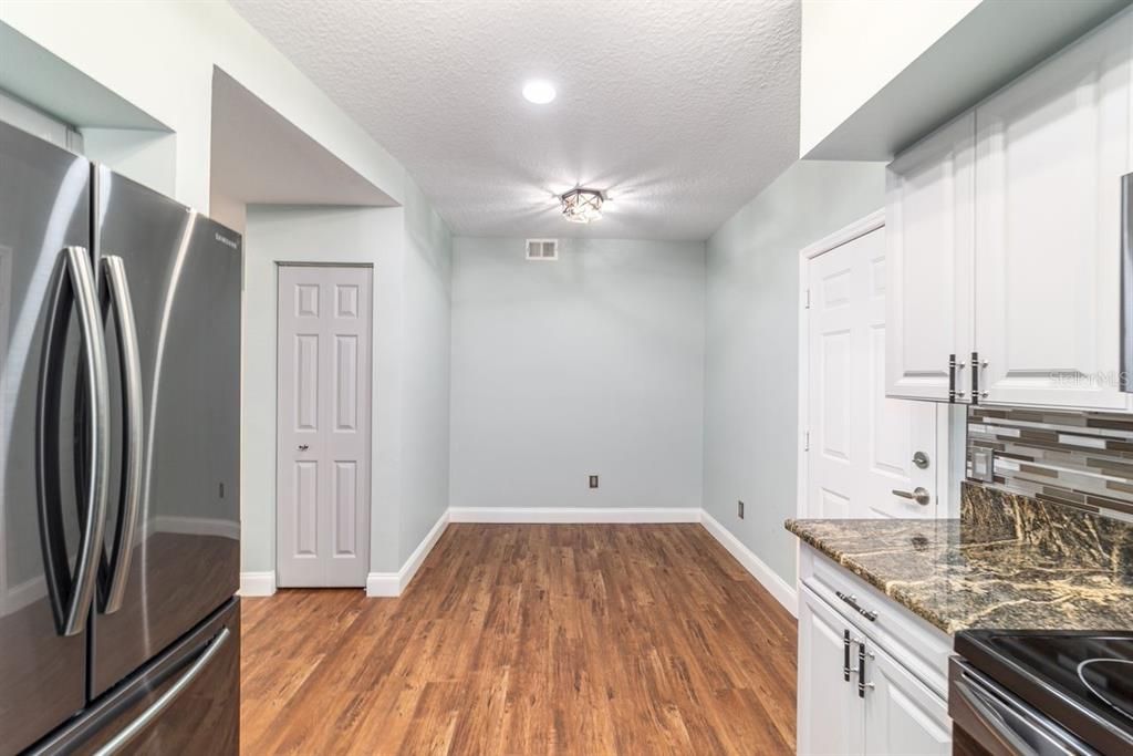 For Sale: $239,900 (2 beds, 2 baths, 1281 Square Feet)