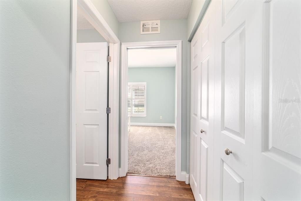 For Sale: $239,900 (2 beds, 2 baths, 1281 Square Feet)