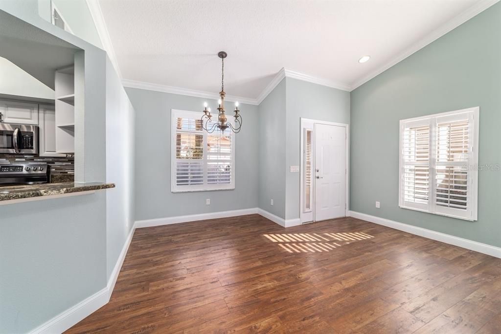 For Sale: $239,900 (2 beds, 2 baths, 1281 Square Feet)