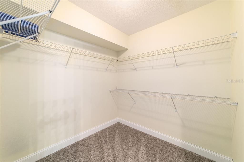 For Sale: $239,900 (2 beds, 2 baths, 1281 Square Feet)